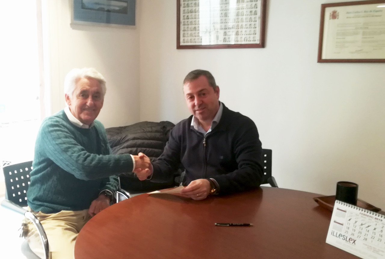Entrega del donativo del XV Aniversario de Illeslex a Montesión......